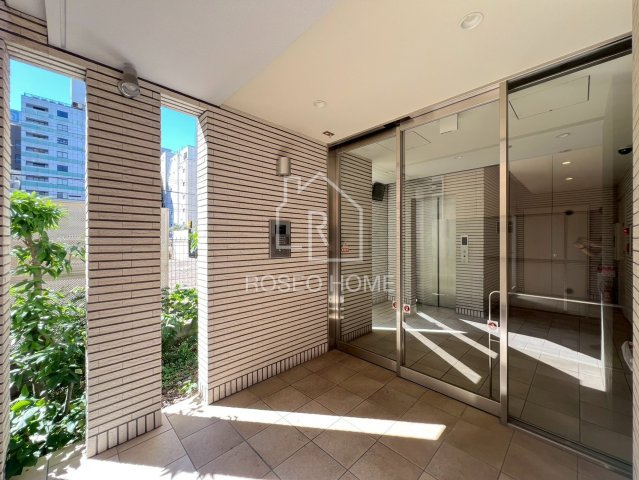 フェニックスコートのエントランス