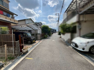【前面道路含む現地写真】 | 上　中古一戸建 | 約３帖の納戸もありますよ！家族の思い出も大切にしまっておけますね！