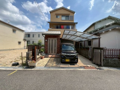 【外観】 | 上　中古一戸建 | ＪＲ阪和線「鳳」駅まで徒歩１７分！毎日の通勤や通学に便利ですよ♪資料請求だけでもお気軽にお問い合わせください！