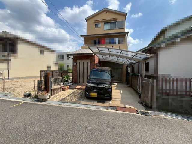 上　中古一戸建の駐車場|土地約３０．６０坪！ゆとりある敷地です！是非現地にてご確認ください♪