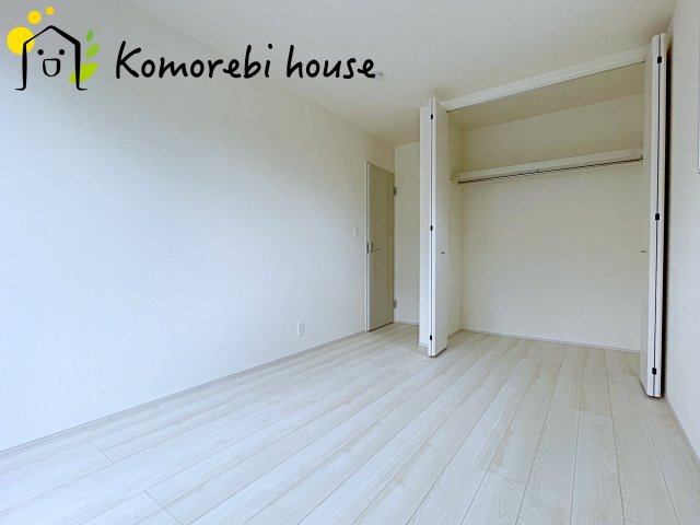 さいたま市北区吉野町　第2　新築一戸建て　リーブルガーデン　04の洋室|広さにゆとりがあるので、衣装ラックや小さなドレッサーも置けるのが魅力。朝の身支度もスムーズになり、一日の始まりを快適に迎えられます。