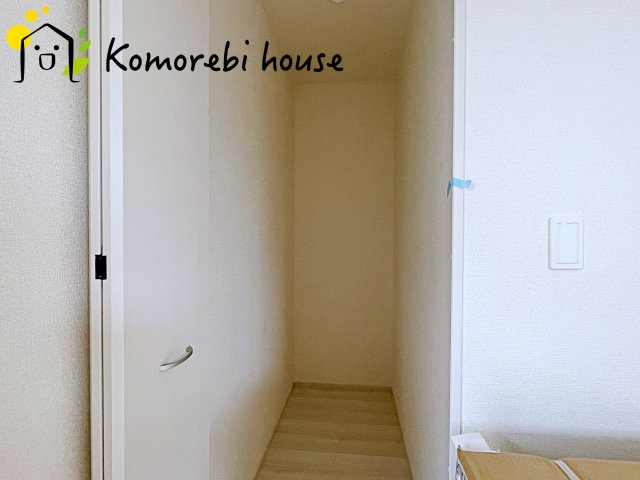 さいたま市北区吉野町　第2　新築一戸建て　リーブルガーデン　04の収納|パントリーや収納付きで、キッチン周りがいつもスッキリ。家事の効率もアップする便利な空間です。