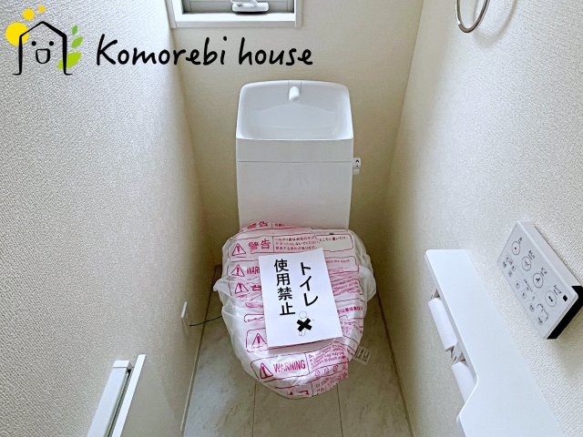 さいたま市北区吉野町　第2　新築一戸建て　リーブルガーデン　04のトイレ|2階にもトイレがあることで、朝の混雑が解消し生活動線がスムーズに。新築ならではの間取り設計で、毎日の“プチストレス”が驚くほど減ります。