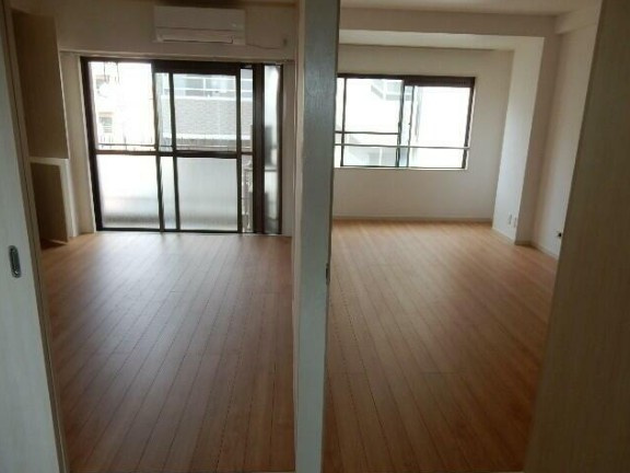 ガーデンフラットの居間・リビング