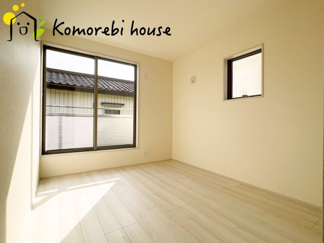 さいたま市北区吉野町　第2　新築一戸建て　リーブルガーデン　05の洋室|明るい光が差し込む洋室は、寝室・子ども部屋・ワークスペースなど多用途に使える自由度の高い空間。家具の配置もしやすく、暮らしに合わせて柔軟に活用できます。