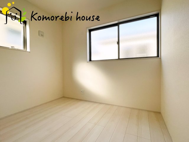 さいたま市北区吉野町　第2　新築一戸建て　リーブルガーデン　05の洋室|最近の新築住宅は窓まわりの性能が大きく進化しています。複層ガラスに、樹脂とアルミを組み合わせた断熱性の高いハイブリッドサッシを採用。