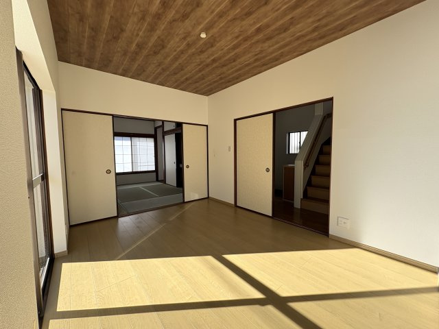 【居間・リビング】 | 熊谷市押切　中古戸建