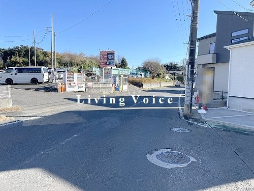 【前面道路含む現地写真】 | 【仲介手数料０円】海老名市国分寺台1丁目　新築一戸建て　全2棟 | 海老名市国分寺台1丁目　新築一戸建て　全2棟