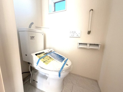 【トイレ】 | 瀬谷区北新新築戸建【長期優良住宅/土地約57坪＋北西角地/駐車並列2台＋南庭/耐震等級3＋制震】