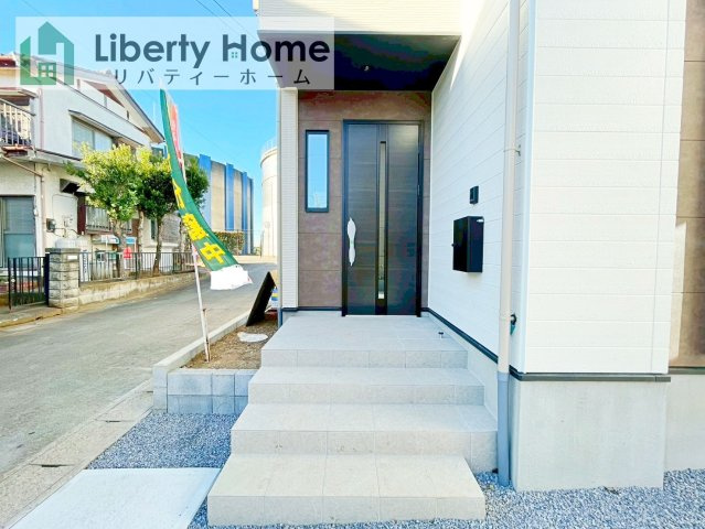 守谷市百合ケ丘10期　新築戸建のエントランス