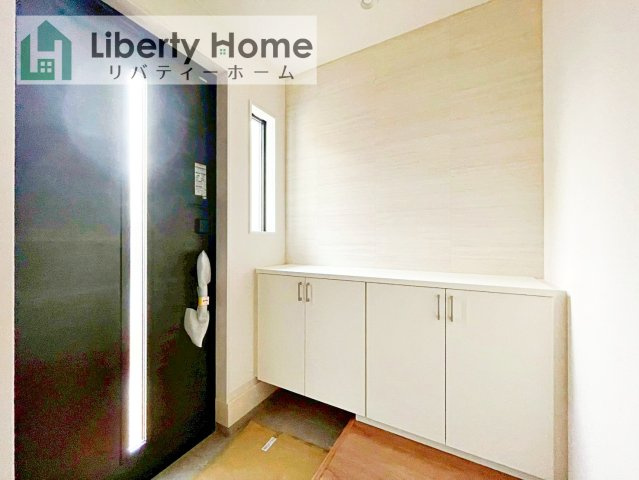 守谷市百合ケ丘10期　新築戸建の玄関