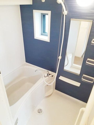 【浴室】 | ニューエンパイヤＢ | きれいなお風呂です