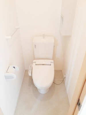 【トイレ】 | ニューエンパイヤＢ | ゆったりとした空間のトイレです