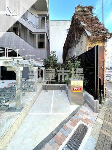 コンフォリア・リヴ根岸二丁目のその他共用部分|バイク置き場