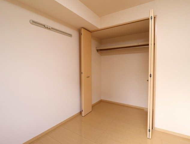 柏崎市三和町のアパートの収納