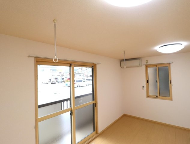 柏崎市三和町のアパートの内装