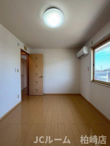 柏崎市三和町のアパートの寝室