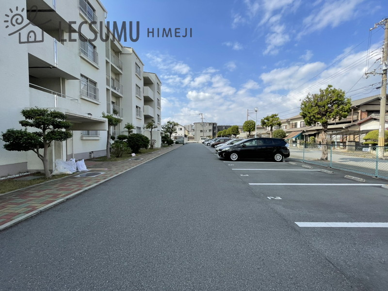 第二恵美酒マンションの駐車場