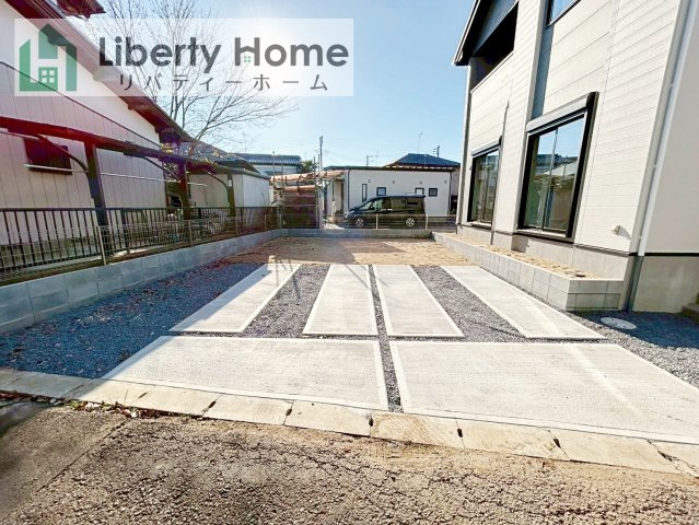 龍ケ崎市立野7期　新築戸建の駐車場