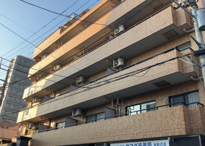 【構造・工法・仕様】 | ライオンズマンション淵野辺 | ＳＲＣ造は強度や耐震性の面でもRC造と比べて優れています。そのため、10階建以上の高層または超高層マンションなどの建築にも多く採用されています。柱や梁などのサイズが小さくても高い耐震性を確保できます。