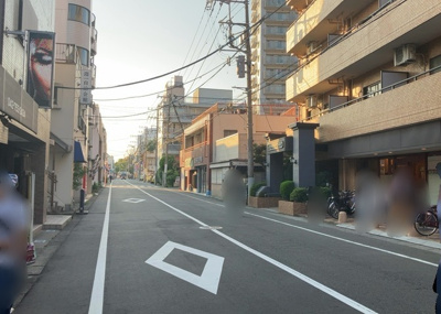 【展望】 | ライオンズマンション淵野辺 | 眺望の良さを楽しめるダイニングキッチンで家族団らんの時間を過ごしてはいかがでしょうか。バルコニーから見える景色を家族で眺める時間は、時間が経つのを忘れてしまいそうですね。是非、現地を見に行きましょう！