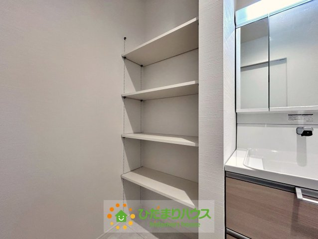ワイウッドコート久喜市吉羽第６期　新築一戸建て　02の収納|洗剤など細かなものを収納に便利です！