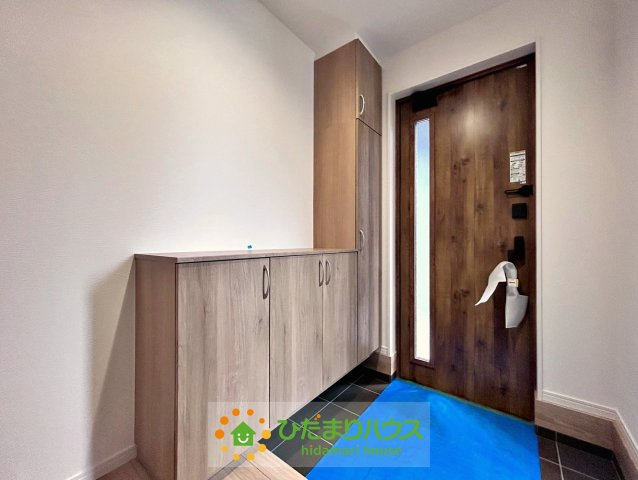 ワイウッドコート久喜市吉羽第６期　新築一戸建て　02の玄関|明るい玄関です！