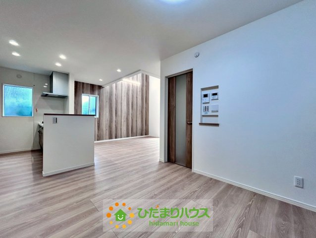 ワイウッドコート久喜市吉羽第６期　新築一戸建て　02の居間・リビング|LDKほとんどに床暖房設置されています！