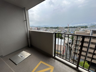 【展望】 | 高層階のお部屋なので前面はさえぎる高層ビルもなく、美しい青空の眺望が広がります