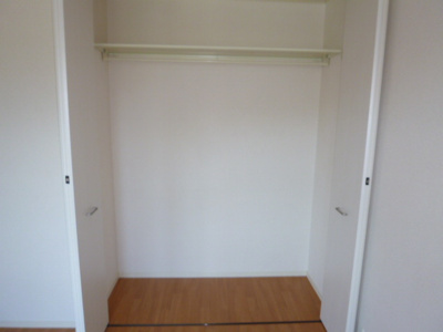 【洋室】 | ヴィラレインボーＢ | クローゼット