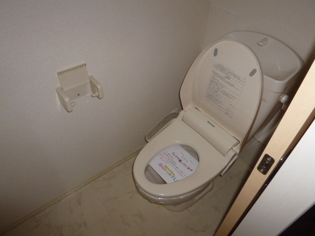 ヴィラレインボーＢのトイレ|温水洗浄便座