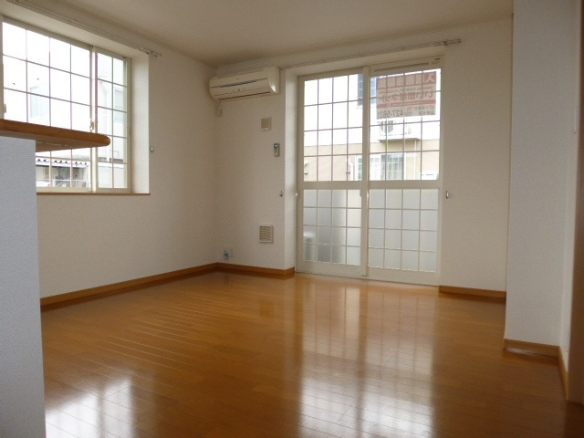 サンガーデンＡの居間・リビング