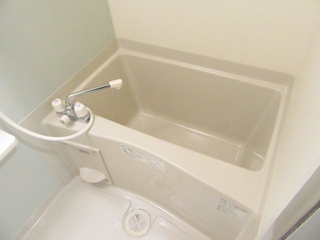 エンブレイス博多駅南の浴室