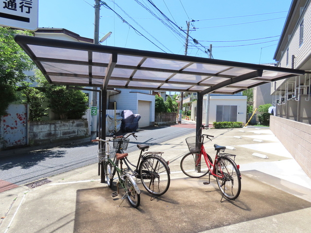 ドミール千歳烏山のその他共用部分|屋根付き駐輪場
