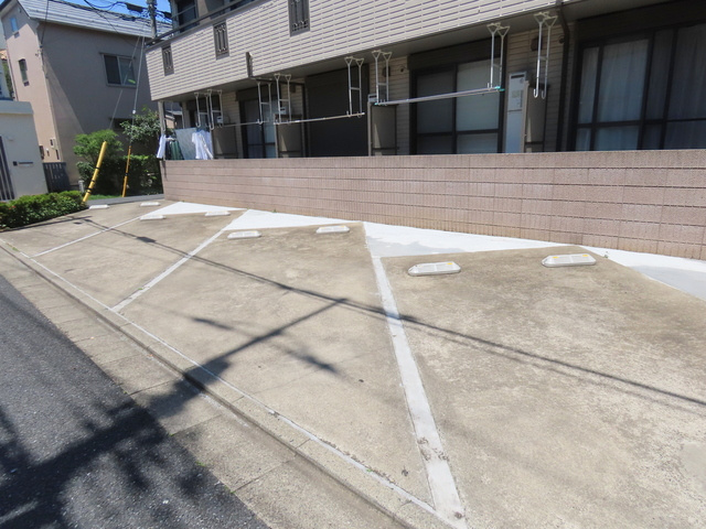 ドミール千歳烏山の駐車場|★敷地内駐車場あり