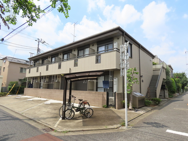 ドミール千歳烏山の外観