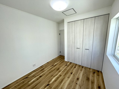【洋室】 | 新築分譲住宅　東根市羽入　全1棟 | 各洋室にはクローゼットがついています！