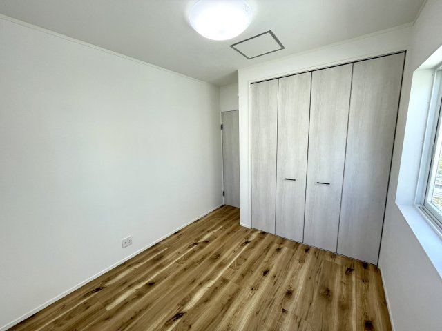 【洋室】 | 新築分譲住宅　東根市羽入　全1棟 | 各洋室にはクローゼットがついています！
