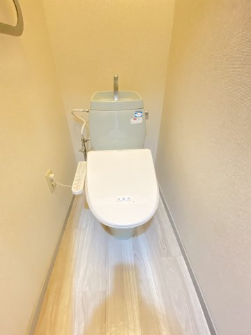 サンライフ宮野Bのトイレ|温水洗浄便座付き