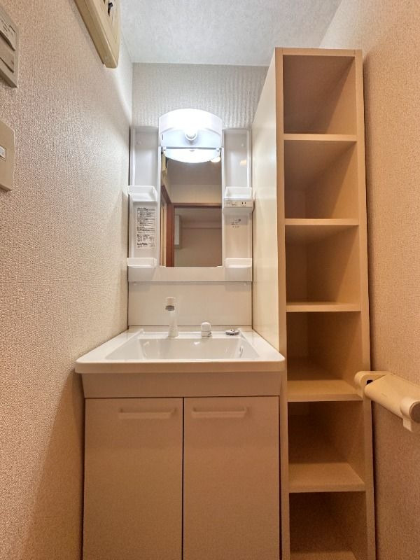 天神東レジデンスの洗面所