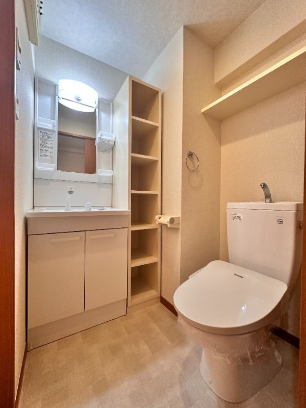 天神東レジデンスの洗面所