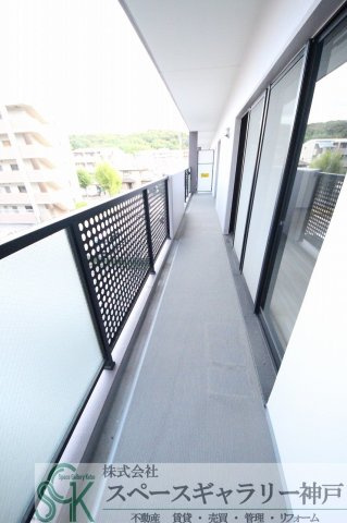 ルームズ学園北町のバルコニー|※お部屋により仕様が異なる場合がございます※