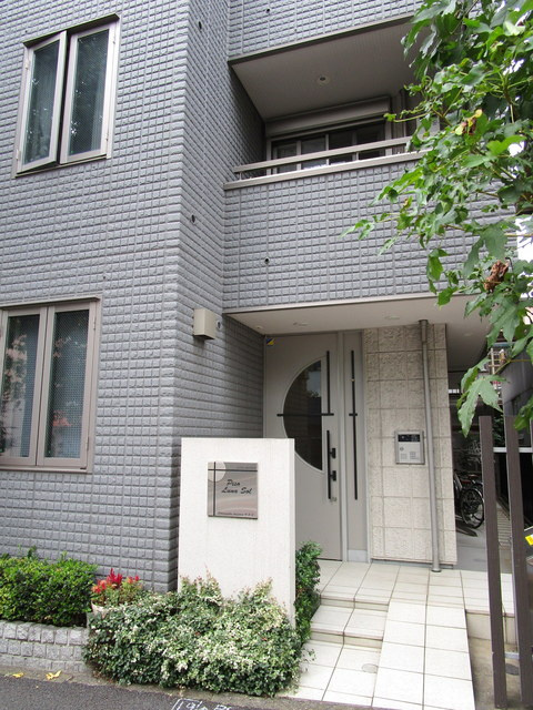 PisoLunaSolのエントランス|オートロック付きのエントランス