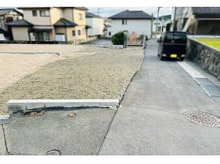 安佐南区山本９丁目の前面道路含む現地写真