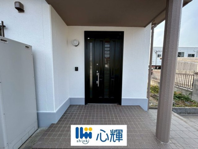 【玄関】 | 宇部市助田町 中古住宅／2階建