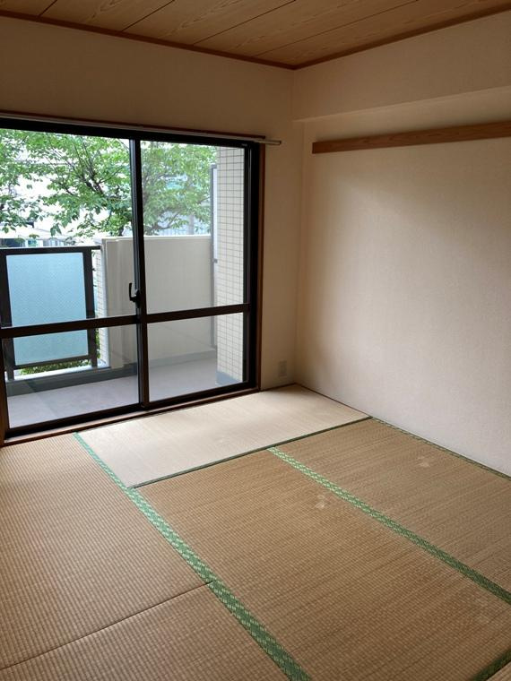 コスモパーク戸田弐番館の和室