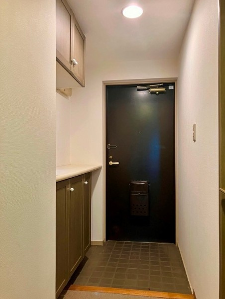 コスモパーク戸田弐番館の玄関