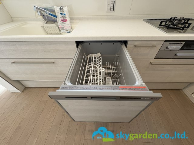 茅ヶ崎市香川5丁目　新築戸建　全11棟1号棟のキッチン|食洗機付いてます