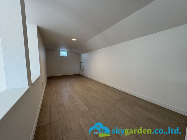 茅ヶ崎市香川5丁目　新築戸建　全11棟1号棟の内装|リビングから階段で昇降できるロフト