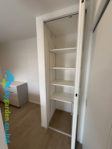 茅ヶ崎市香川5丁目　新築戸建　全11棟1号棟の収納|キッチン横のパントリー